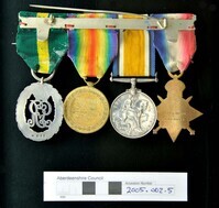Archived Images\2005_numbers\2005.002.5.02.jpg; 2005.002.5; Set of WWI medals; medal